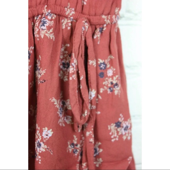 American Eagle Size XS Pink Red Romper Floral - Picture 7 of 8